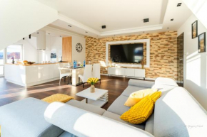 Apartament Skyline - widok na Śnieżkę, blisko Term i Placu Piastowskiego by Apartamenty w Karkonoszach